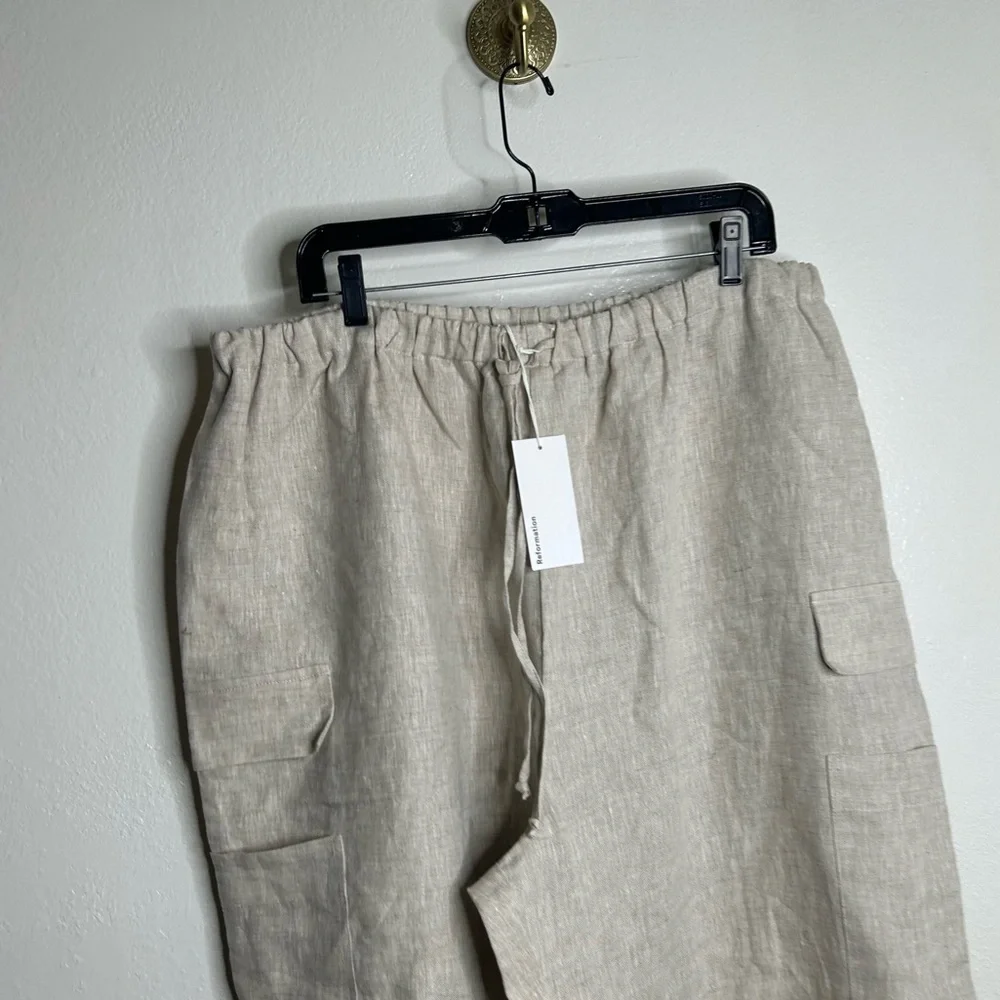 NWT Reformation 100% Linen Ethan Relaxed Fit Cargo Wide Leg Pant in Oatmeal